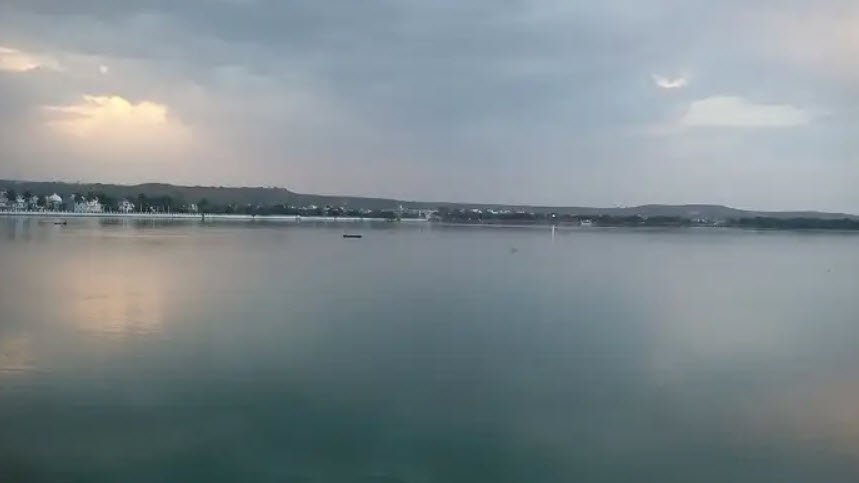 Sagar Lake (Lakha Banjara Lake), Sagar, Madhya Pradesh - Vushii.com